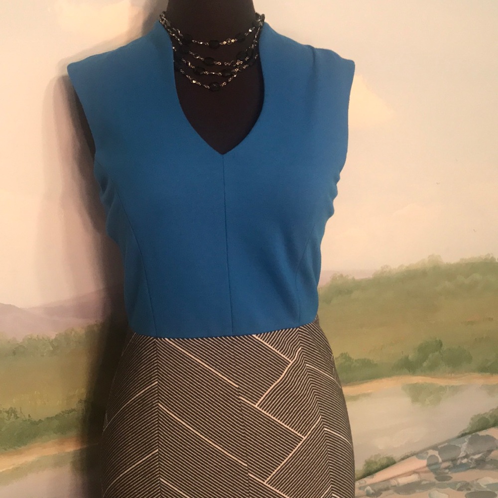 Blue, black and white beautiful dress - Picture 2 of 8